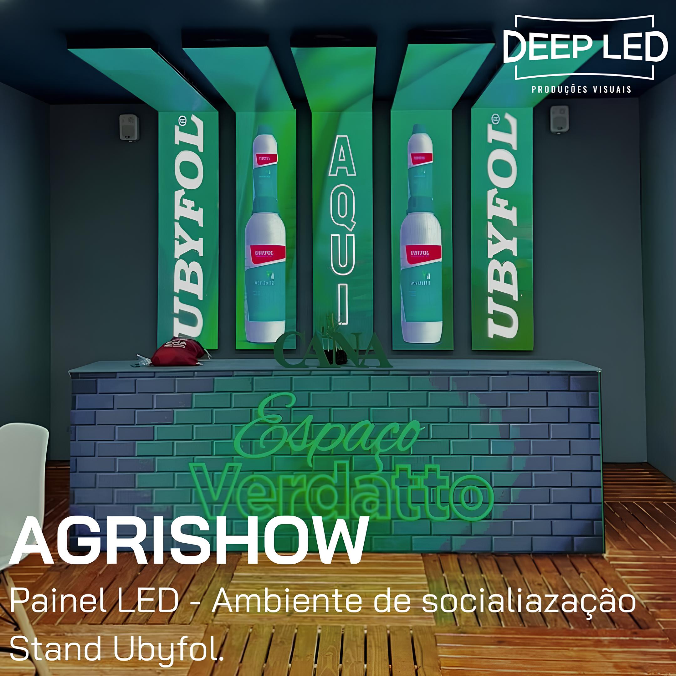 Painéis de LED verticais em stand da Ubyfol na Agrishow